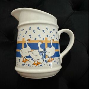 VTG Duck Geese Pitcher Ceramic MCM 80s Kitchen Blue Flower Bow Country Farmhouse